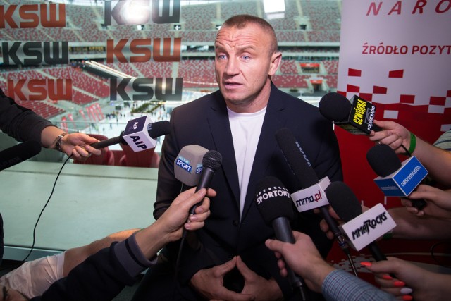 Tyberiusz Kowalczyk zarzucił Mariuszowi Pudzianowskiemu, że "nie zrobił swojej rzeźby na gołąbkach".