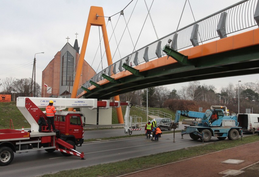 W poniedziałek gdyńska firma Vistal montowała na wadliwej...