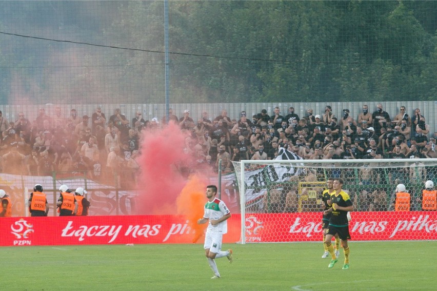 Kibice na meczu GKS Katowice - Zagłębie Sosnowiec