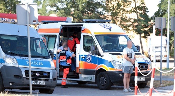 Podczas zmiany pasa ruchu kierowca ciężarówki uderzył w bok...