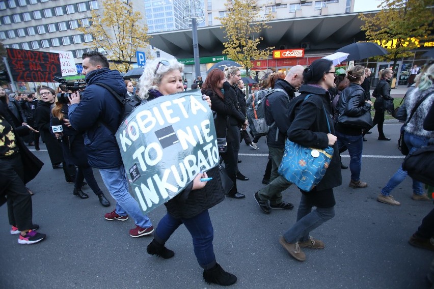 Czarny protest w miastach woj. śląskiego ZDJĘCIA + WIDEO