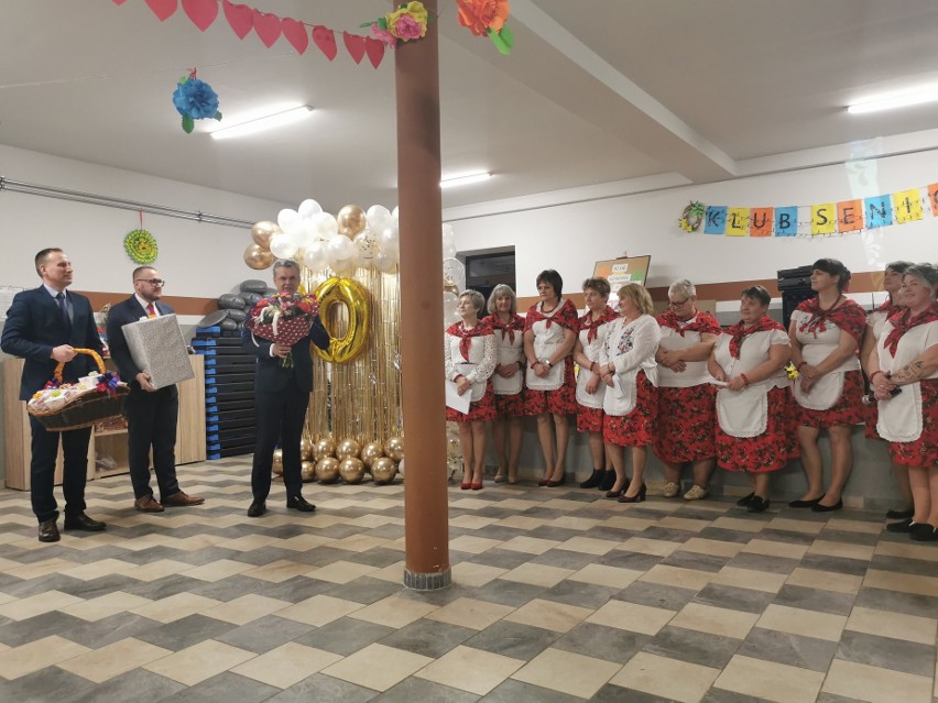 Koło Gospodyń Wiejskich w Kocinie świętowało jubileusz 10-lecia. Był tort, kwiaty i podziękowania dla pań. Zobaczcie zdjęcia