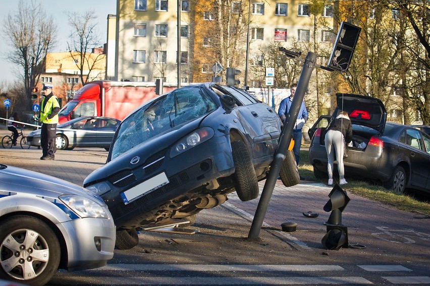 Wypadek na skrzyżowaniu Kamiennej i Wyszyńskiego