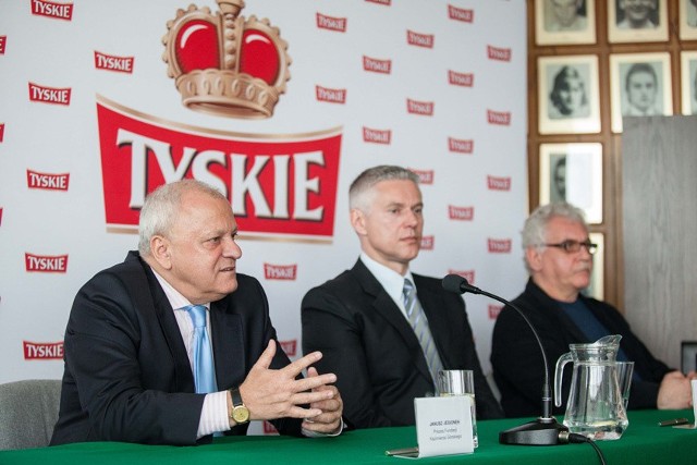 Od lewej Janusz Jesionek, prezes Fundacji im. Kazimierza Górskiego. Od prawej syn legendarnego trenera Dariusz Górski
