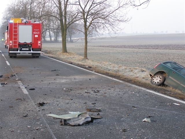 Jedna osoba zginęła w zderzeniu opla z autobusem.