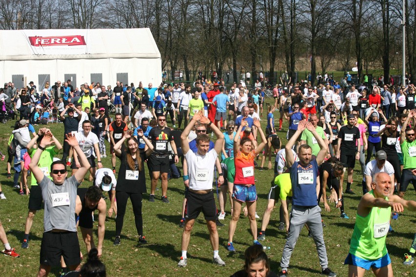 Biegli w niedzielę nad Zalewem Zemborzyckiem. To ostatni bieg z cyklu "Cztery Dychy do Maratonu" [DUŻO ZDJĘĆ]