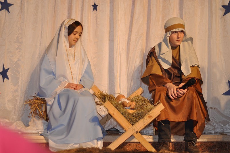 W rolę Maryi wcieliła się Maja Kos, świętego Józefa –...