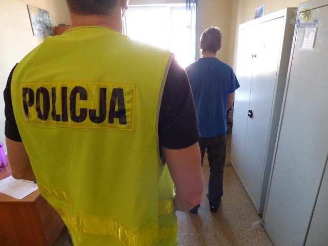 Policjanci zatrzymali trzech mieszkańców Lęborka podejrzewanych o posiadanie narkotyków.