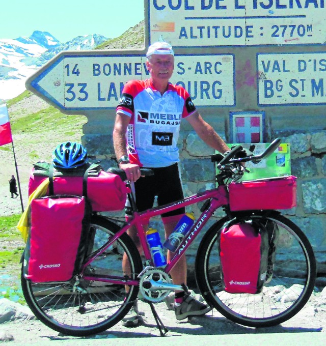 Maciej Rychta z Nowego Sącza dotarł do Grenoble we Francji na rowerze. W tym czasie przejechał 4581 km przez 7 krajów Europy. Najwyższa przełęcz, jaką pokonał miała 2802 metrów nad poziomem morza. Przygodę z rowerem zaczynał od wycieczek Doliną Popradu i wokół Jeziora Rożnowskiego. Do samotnej wyprawy po Europie przygotowywał się przez rok. - To codzienne treningi, zimą narty biegowe, latem jazda na rowerze - opowiada Maciej Rychta. To jego czwarta wyprawa, ale nie ostatnia. Za rok planuje zdobyć Nordkapp w Norwegii.