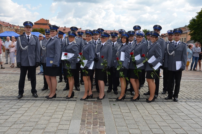 Olkuskie obchody Święta Policji w 100. rocznicę powołania Policji Państwowej. Najpierw było uroczyście a potem była zabawa