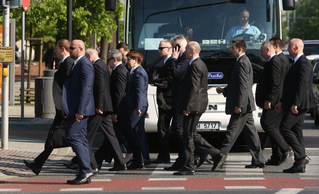 Wypadek pancernego samochodu z premier Beatą Szydło na pokładzie to kolejny przykład wskazujący, że ochrona najważniejszych osób w państwie pozostawia wiele do życzenia