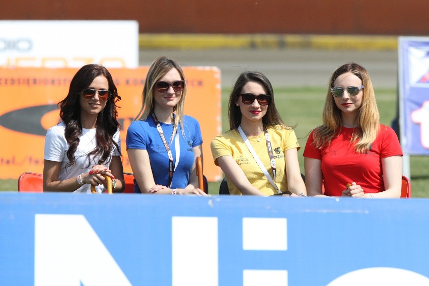 Podprowadzające Polonia Bydgoszcz Umbrella Girls