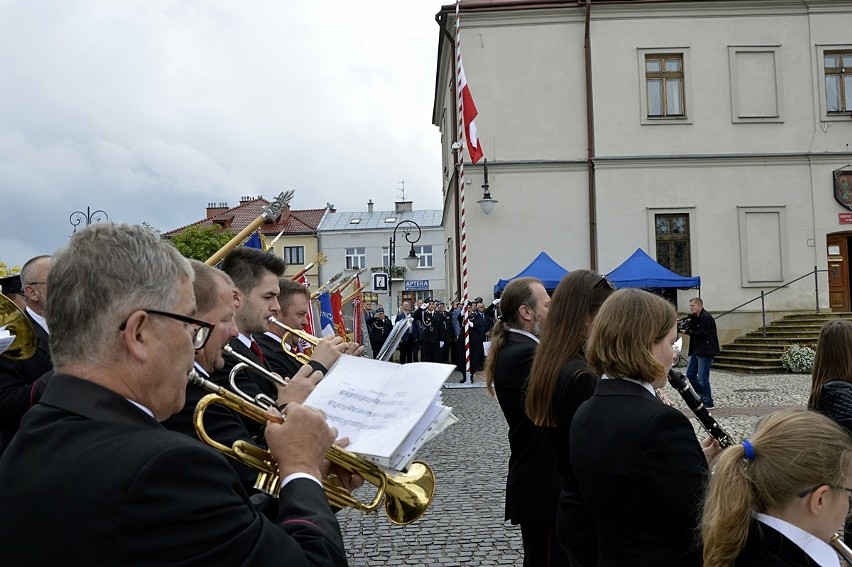 Gorlice. Druhowie z OSP podziękowali za sprzęt wartości wielu milonów złotych [ZDJĘCIA]