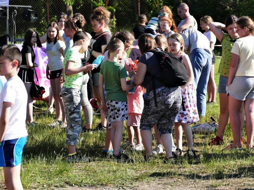 Tłumy mieszkańców miasta pojawiły się w sobotę na Kolor Fest...