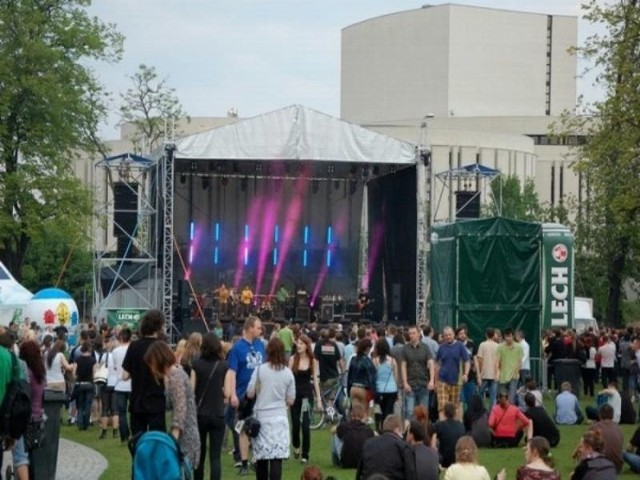 Juwenalia 2011 w Bydgoszczy pokazały, jak iczną grupę stanowią w Bydgoszczy studenci.  Koncerty  trwały od godziny 17 do 2 w nocy