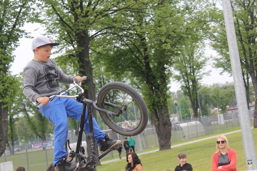 Pokaz ekstremalnej jazdy na skateparku [FOTO]