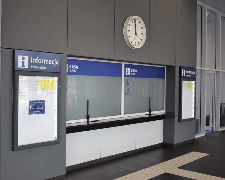 Nowy dworzec PKP w Oświęcimiu został oficjalnie otwarty dla podróżnych. Jest nowoczesny i funkcjonalny [ZDJĘCIA]