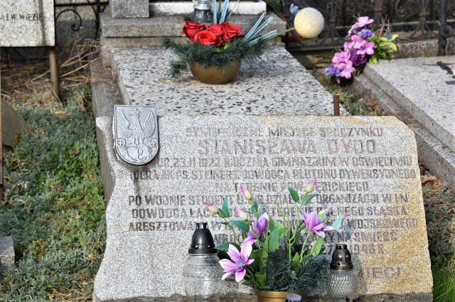 Postać Stanisława Dydo upamiętnia jedna z tablic w wydzielonej kwaterze na Cmentarzu Parafialnym w Oświęcimiu poświęconych bohaterom z czasów wojny