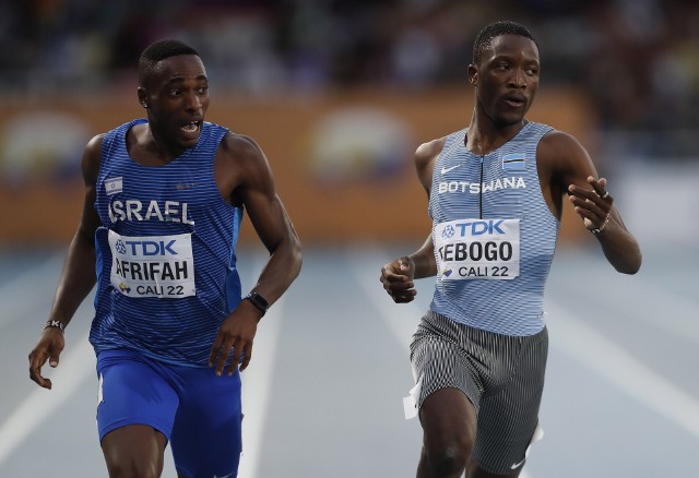 Reprezentanta Izraela Blessing Akawasi Afrifaha i Letsile Tebogo z Botswany dzieliło na mecie biegu na 200 metrów tyle co nic... Czy powinny być dwa złote medale?