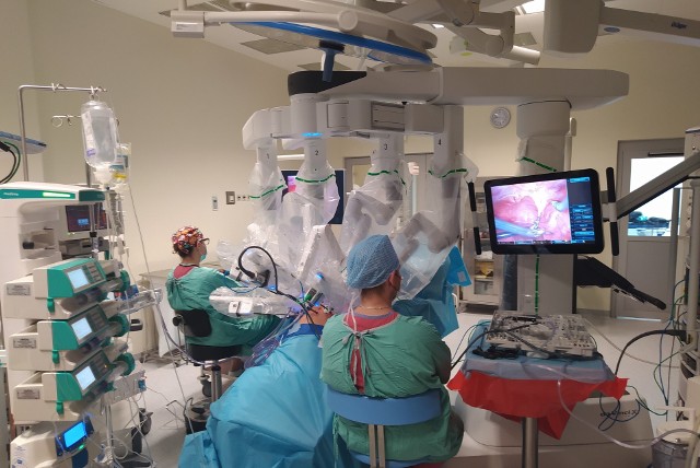 Szpital wojewódzki w Białymstoku jest jedynym w regionie i jednym z kilku w kraju, w którym wykonuje zabiegi z pomocą robota
