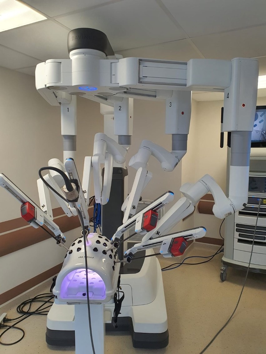 Robot Da Vinci był testowany w słupskim szpitalu w lutym...