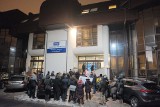 Kilkadziesiąt osób protestowało pod lubelską siedzibą TVP (ZDJĘCIA)