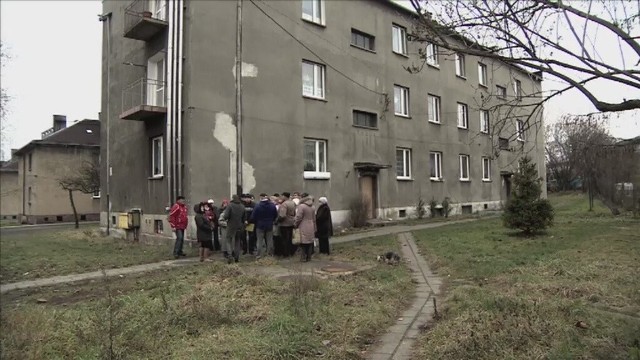 Spółdzielnia sprzedała mieszkania z lokatorami. Ponad 2 tys. osób zagrożonych eksmisjąSpółdzielnia sprzedała mieszkania z lokatorami. Ponad 2 tys. osób zagrożonych eksmisją