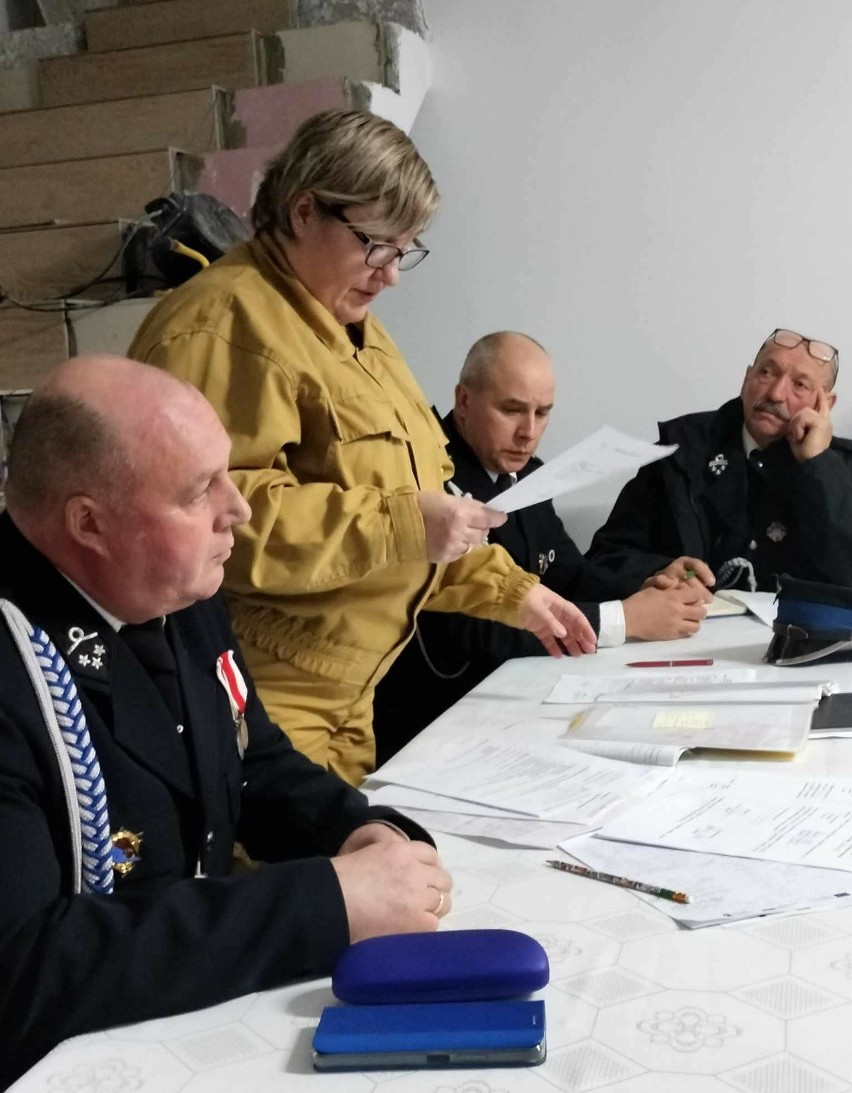 Zebranie sprawozdawcze OSP w Brzozowym Kącie. 16.03.2024 zebrali się członkowie najstarszej w gminie jednostki strażackiej