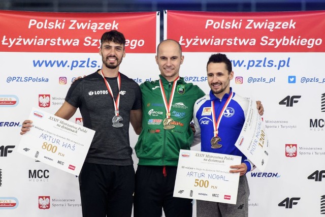 Podium biegu na 500 m, od lewej: Artur Waś, Piotr Michalski i Artur Nogal