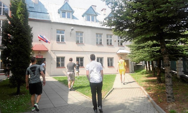 Iwanowickie gimnazjum pozostało placówką gminną, która z sąsiednią podstawówką będzie połączona w zespół szkół