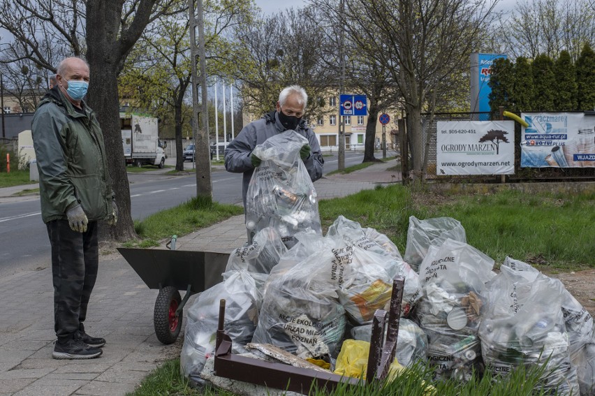 W ostatni weekend kwietnia poznaniacy zebrali się w grupy,...