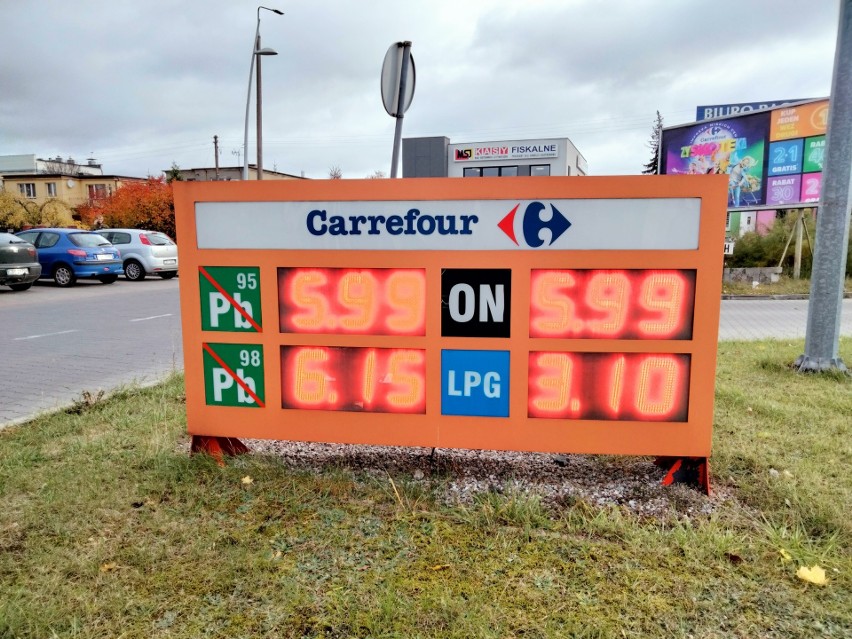 Carrefour przy Galerii Pomorskiej, ul. Fordońska...