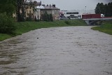 W Gorlickiem ogłoszono stan pogotowia przeciwpowodziowego. Zwiększony został zrzut wody na Klimkówce. Ropa przekroczyła stan ostrzegawczy