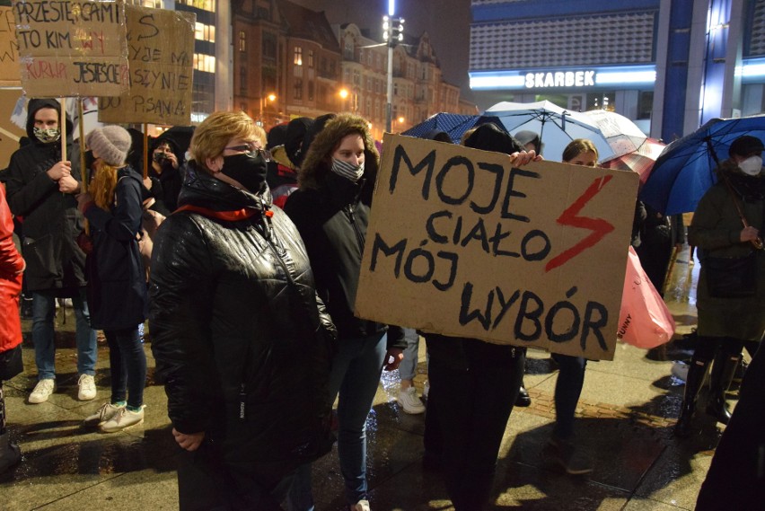 Strajk kobiet w Katowicach. Kolejny protest pod hasłem „To...