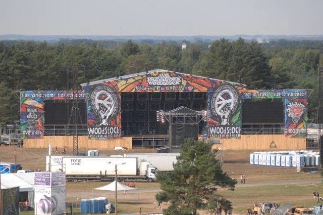 Tak w tym roku wygląda dekoracja dużej sceny Przystanku Woodstock 2012.