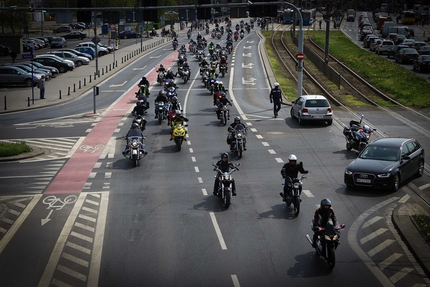 Brałeś udział w paradzie motocykli? Znajdź siebie na zdjęciu i filmie