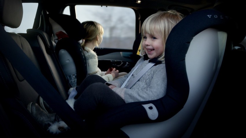 Nowa generacja fotelików Volvo jest wykonana z oddychającego...