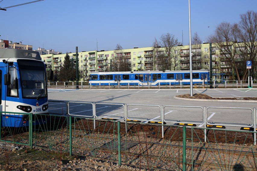 Kraków. Można już parkować na park&ride w Nowym Bieżanowie