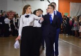 Studniówka 2018 II Liceum imienia Marii Konopnickiej w Radomiu. Maturzyści bawili się "U Grubego" w Wielogórze 