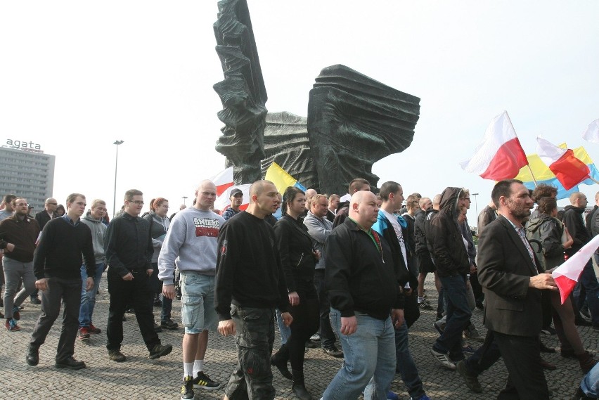 Marsz Powstańców Śląskich - w Katowicach demonstrowali...