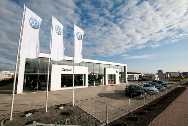 Salon Carsed w Siedlcach, pierwszy obiekt Volkswagena wg nowego projektu.