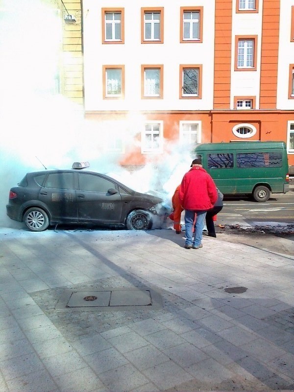 Pożar auta w centrum Szczecina