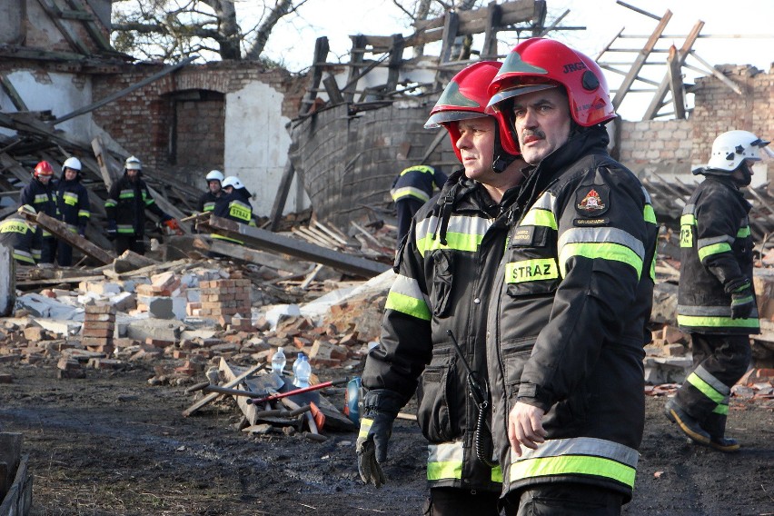 Ponad 120 strażaków zawodowych i ochotników z Grudziądza i...