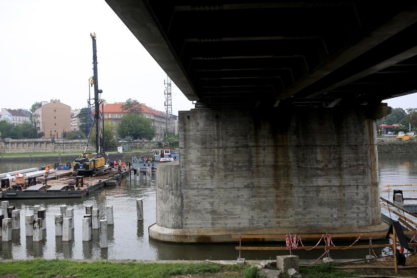 Trwa budowa nowych mostów kolejowych