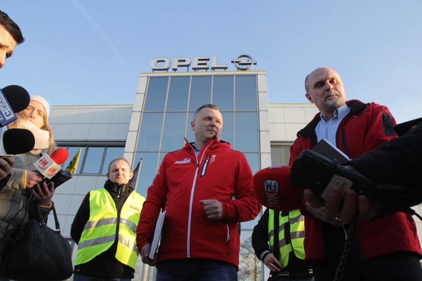 Związkowcy dchcą gwarancji pracy w nowej fabryce Opla