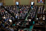Nie tylko parlamentarzyści mieli więcej zarabiać. Samorządowcy też. Senat odrzucił ustawę Sejmu. A PiS uznał sprawę za zamkniętą