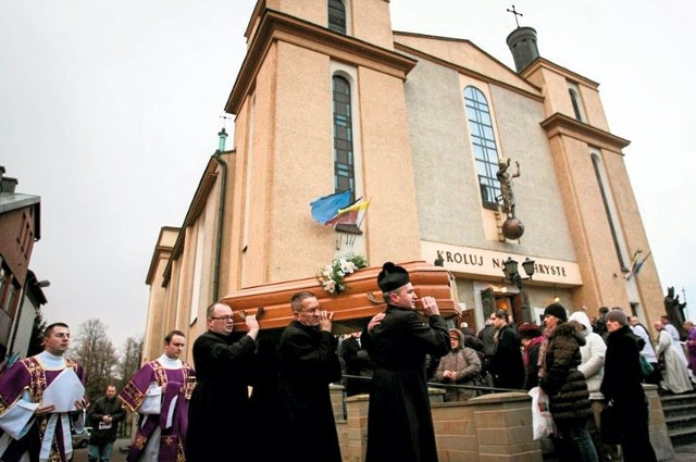 Wczoraj trumna z ciałem śp. infułata Sondeja została wystawiona w kościele pw. Chrystusa Króla w Rzeszowie.