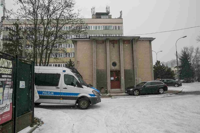 Kraków. Policja przeszukuje pomieszczenia TS Wisła i zabezpiecza dokumenty