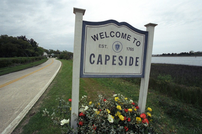 Przyjaciele mieszkali w małej miejscowości Capeside.
