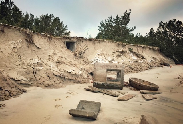 Styczniowy sztorm zniszczył bunkry i bałtycki brzeg w Helu